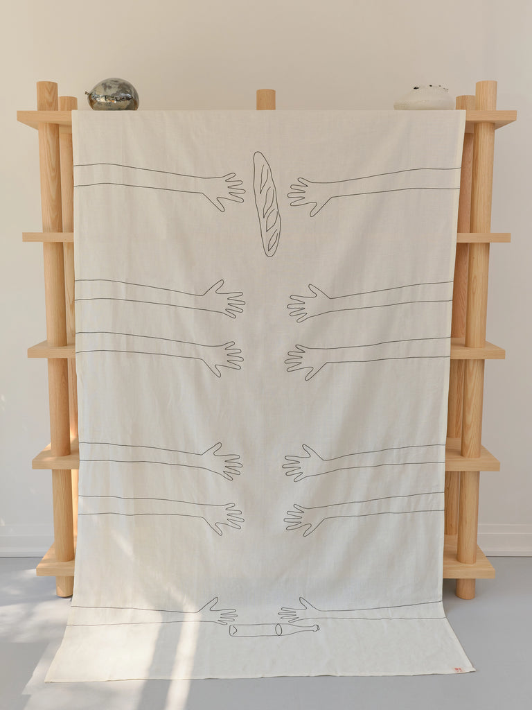 Mains sur la Table Tablecloth for 6