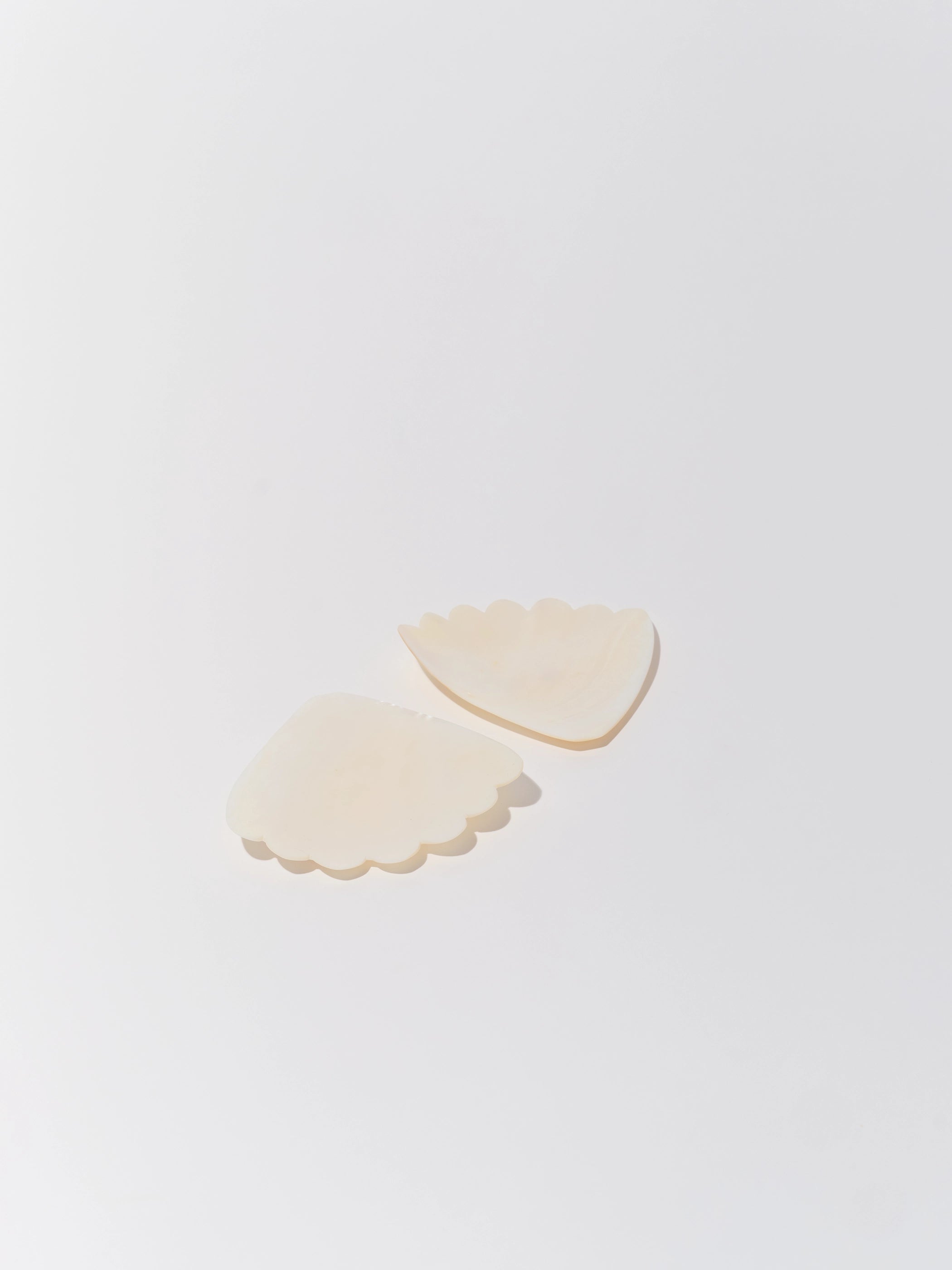 Mother of Pearl Coquille Dish