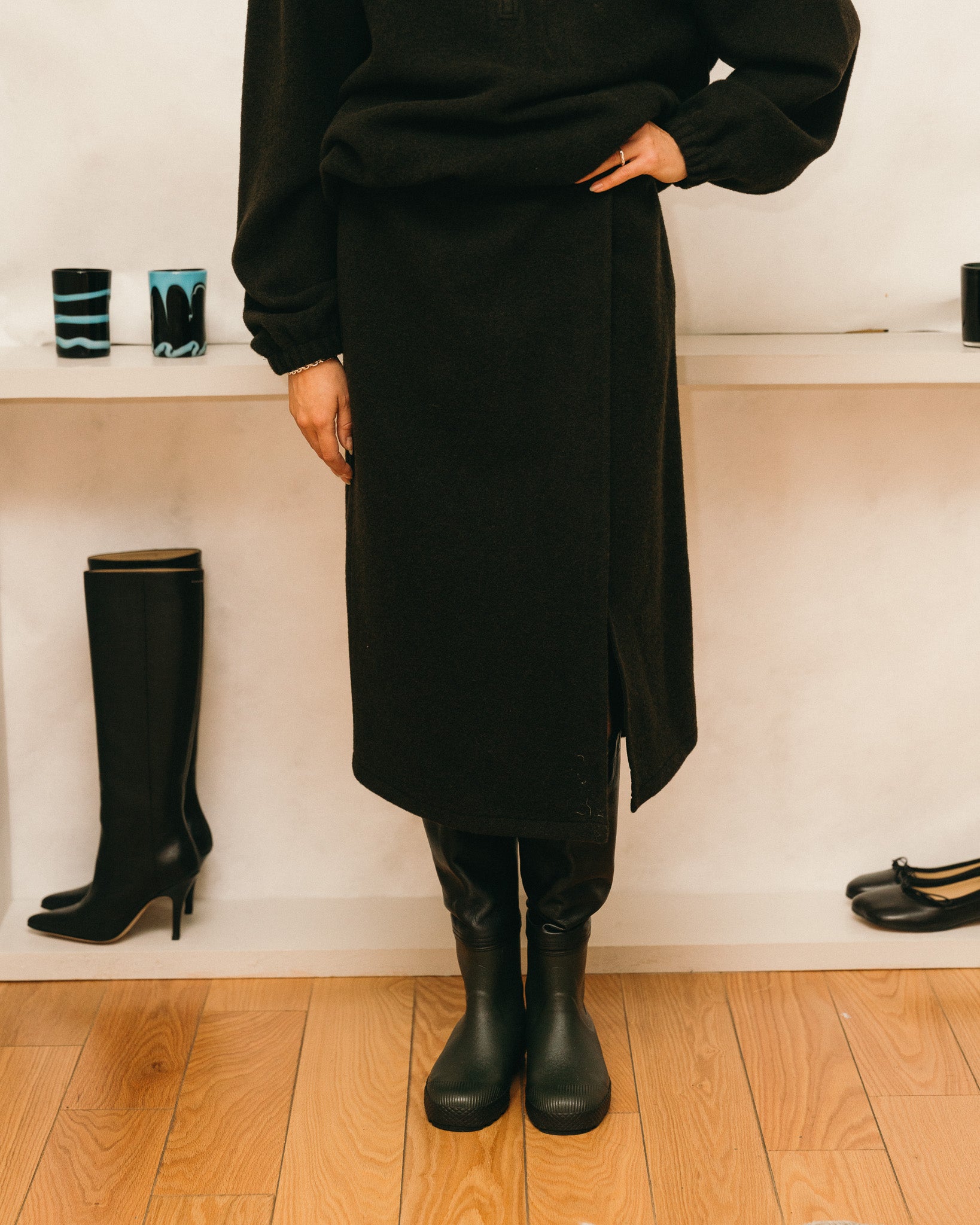 Tourbe Fleece Wrap Skirt (Black)