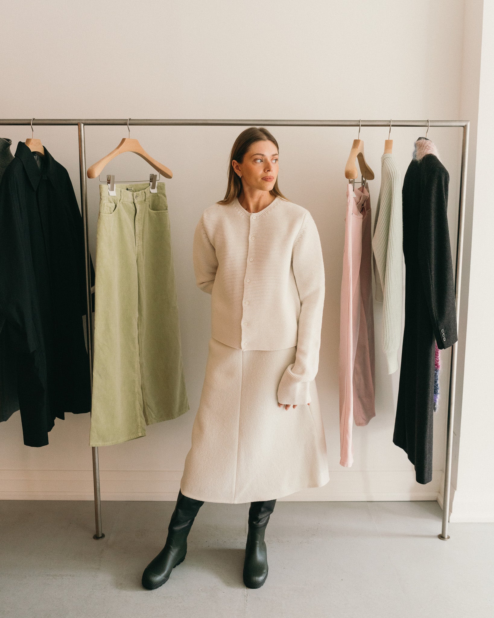 Walker Mid Skirt (White)