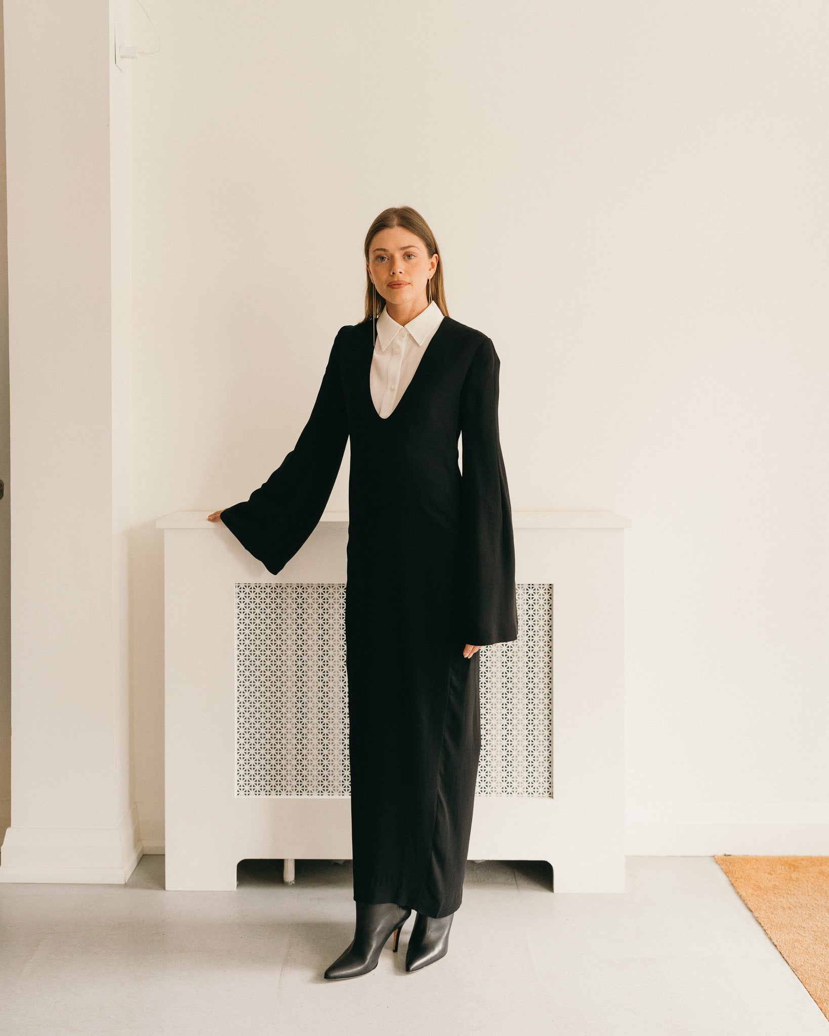 Bell-Sleeve Dress (Black)